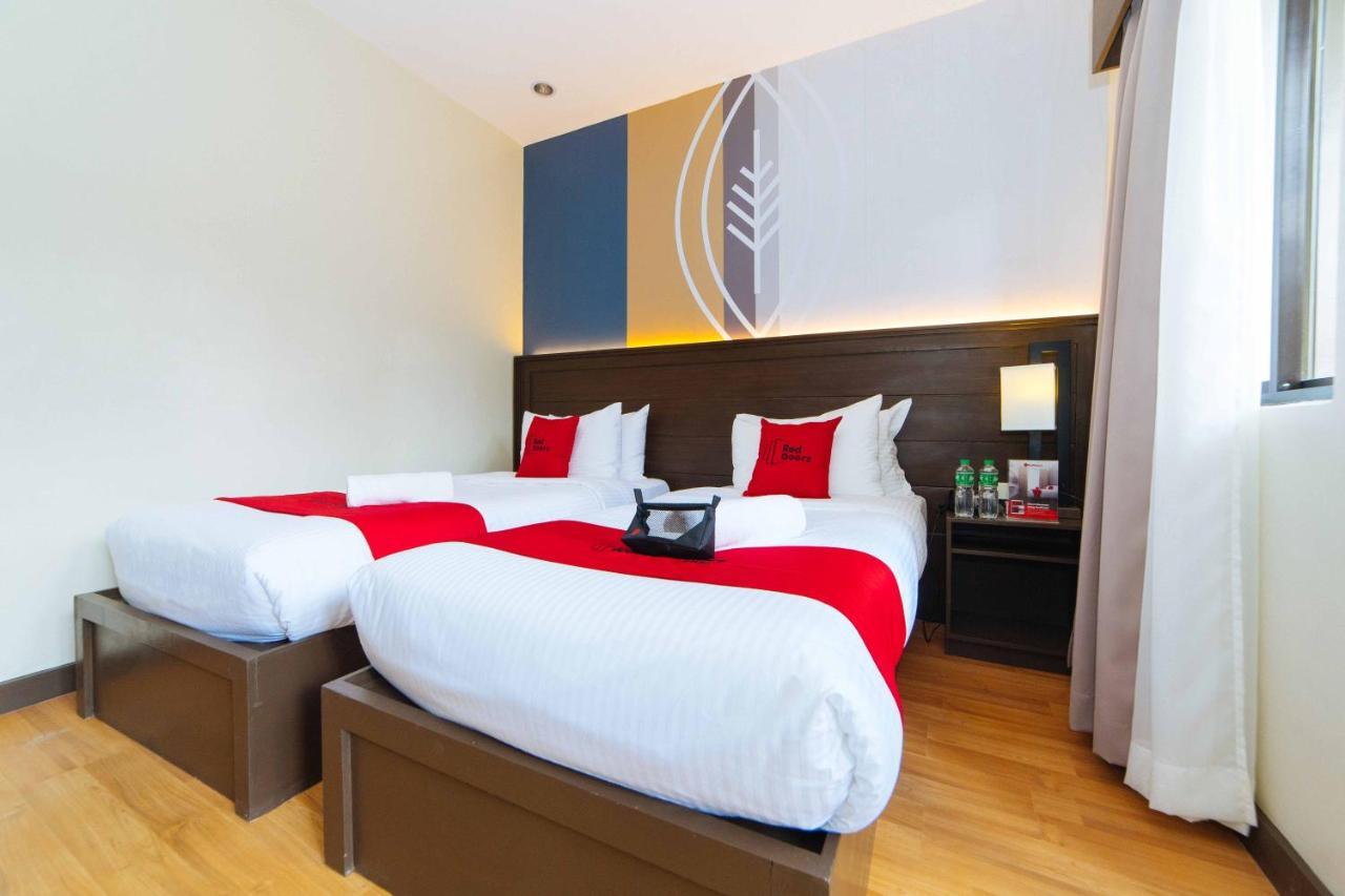 Reddoorz Premium @ Sta Rosa Tagaytay Road Hotel Silang Екстериор снимка
