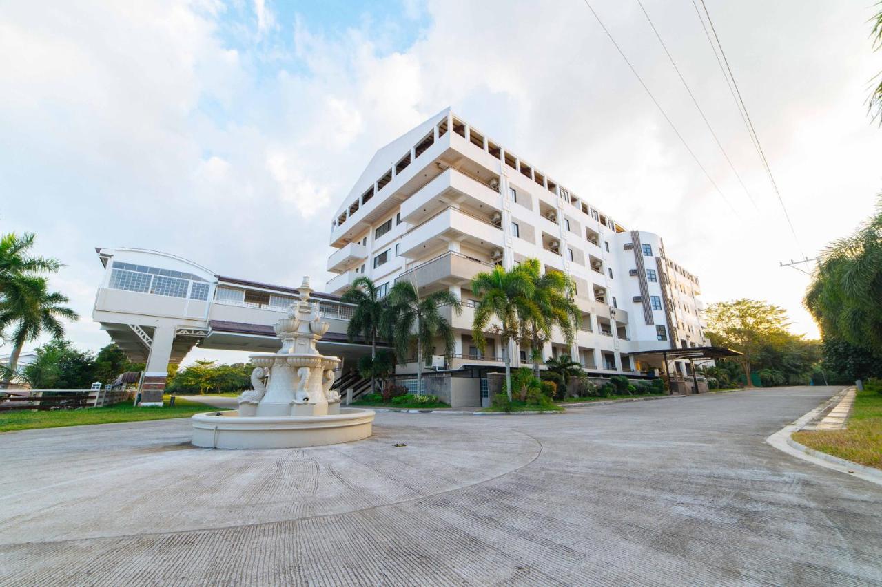 Reddoorz Premium @ Sta Rosa Tagaytay Road Hotel Silang Екстериор снимка