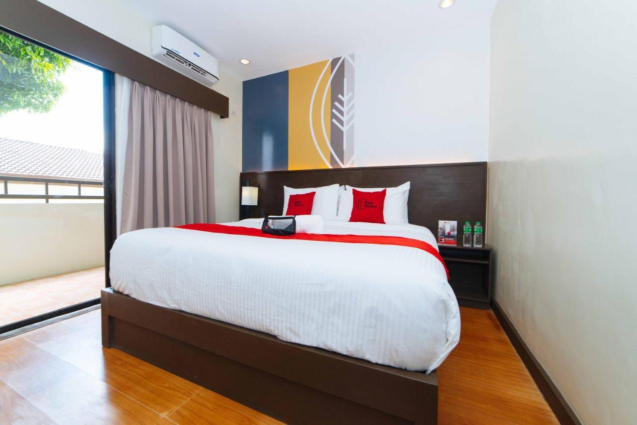 Reddoorz Premium @ Sta Rosa Tagaytay Road Hotel Silang Екстериор снимка