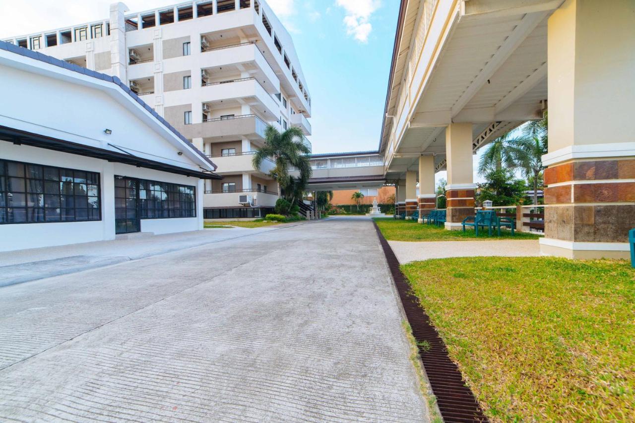 Reddoorz Premium @ Sta Rosa Tagaytay Road Hotel Silang Екстериор снимка