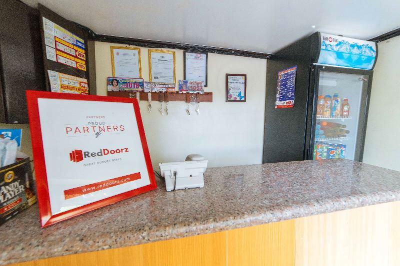Reddoorz Premium @ Sta Rosa Tagaytay Road Hotel Silang Екстериор снимка