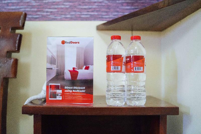 Reddoorz Premium @ Sta Rosa Tagaytay Road Hotel Silang Екстериор снимка